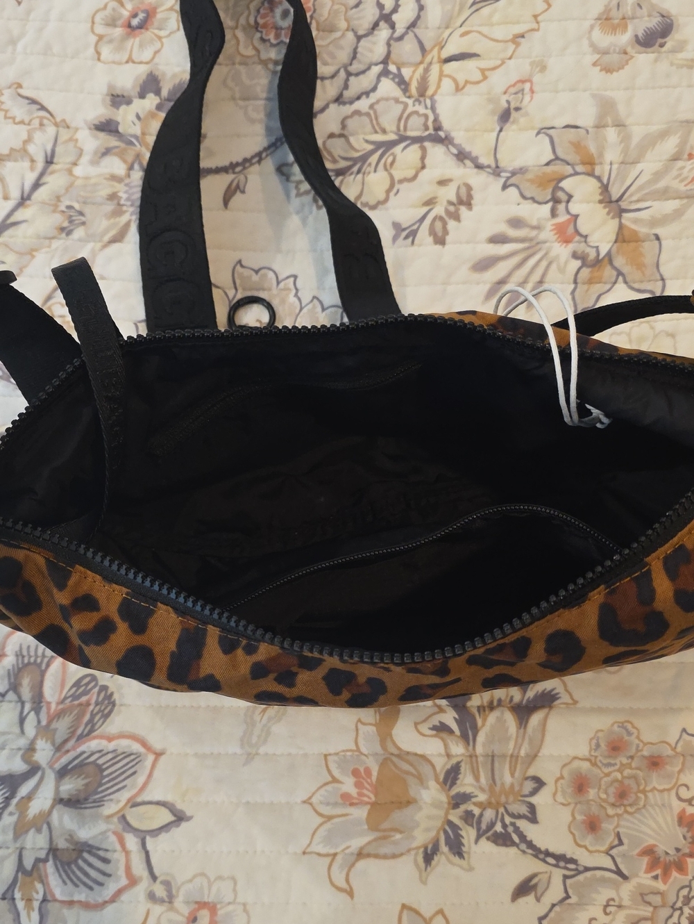 Baggu Medium Nylon Crescent Bag - Picture 5 of 5